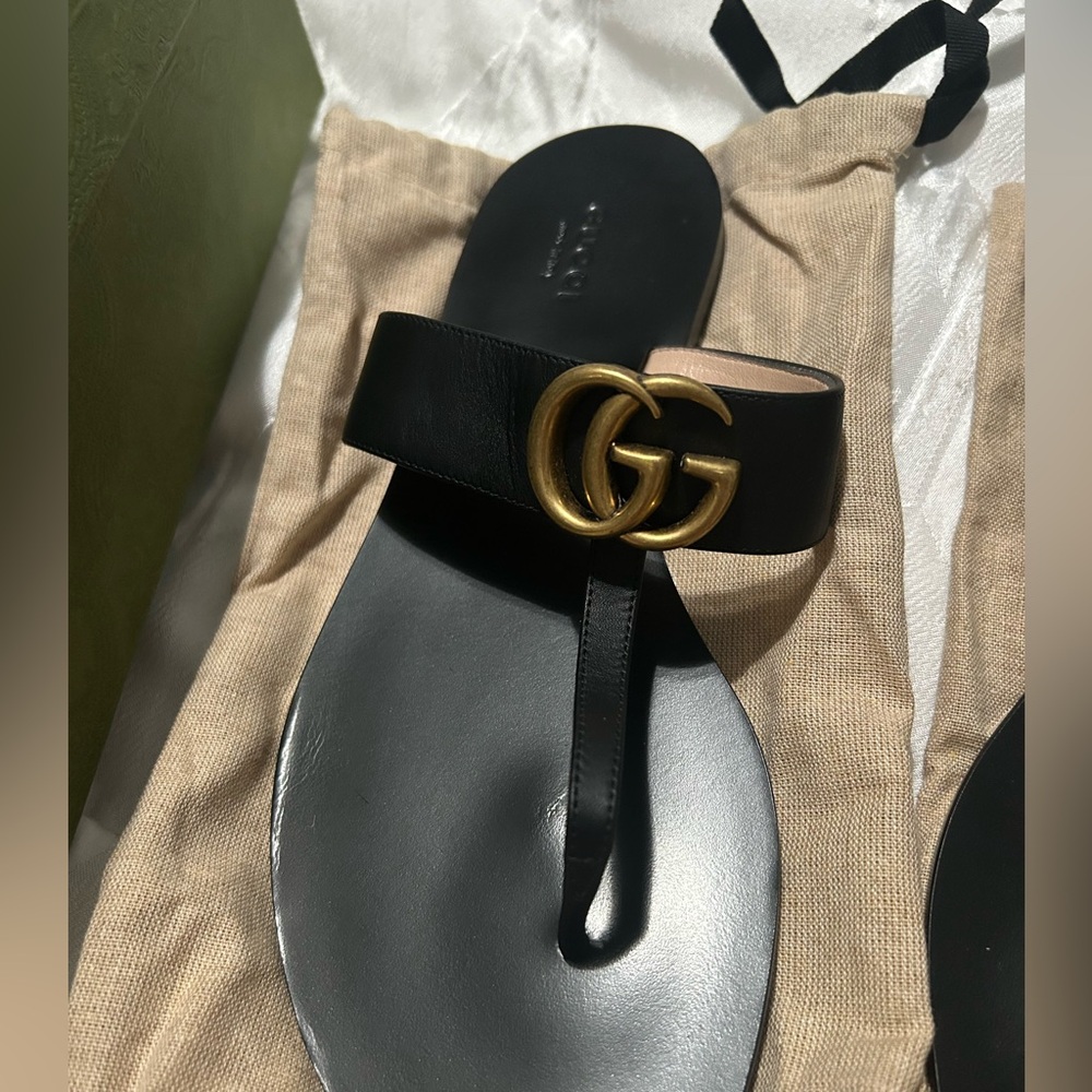 Gucci Women's Marmont Thong Sandals - Black Sandals Gold Hardware GOOD AS NEW - Picture 12 of 15